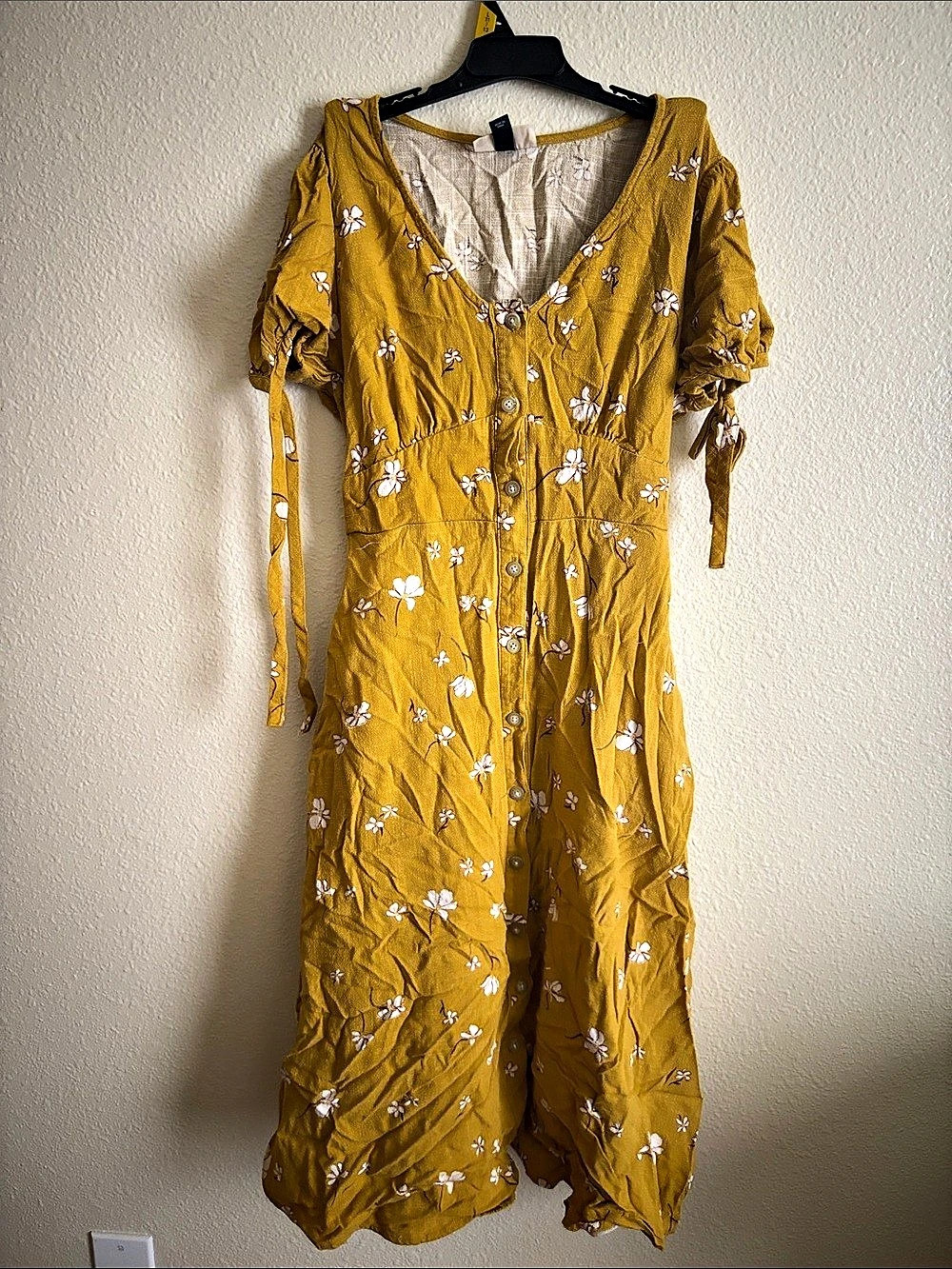 Universal Thread Floral MIDI Dress in mustard Like New